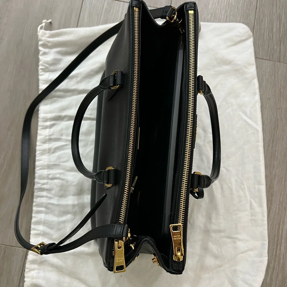 Large Prada Galleria Saffiano leather bag - Picture 7 of 9